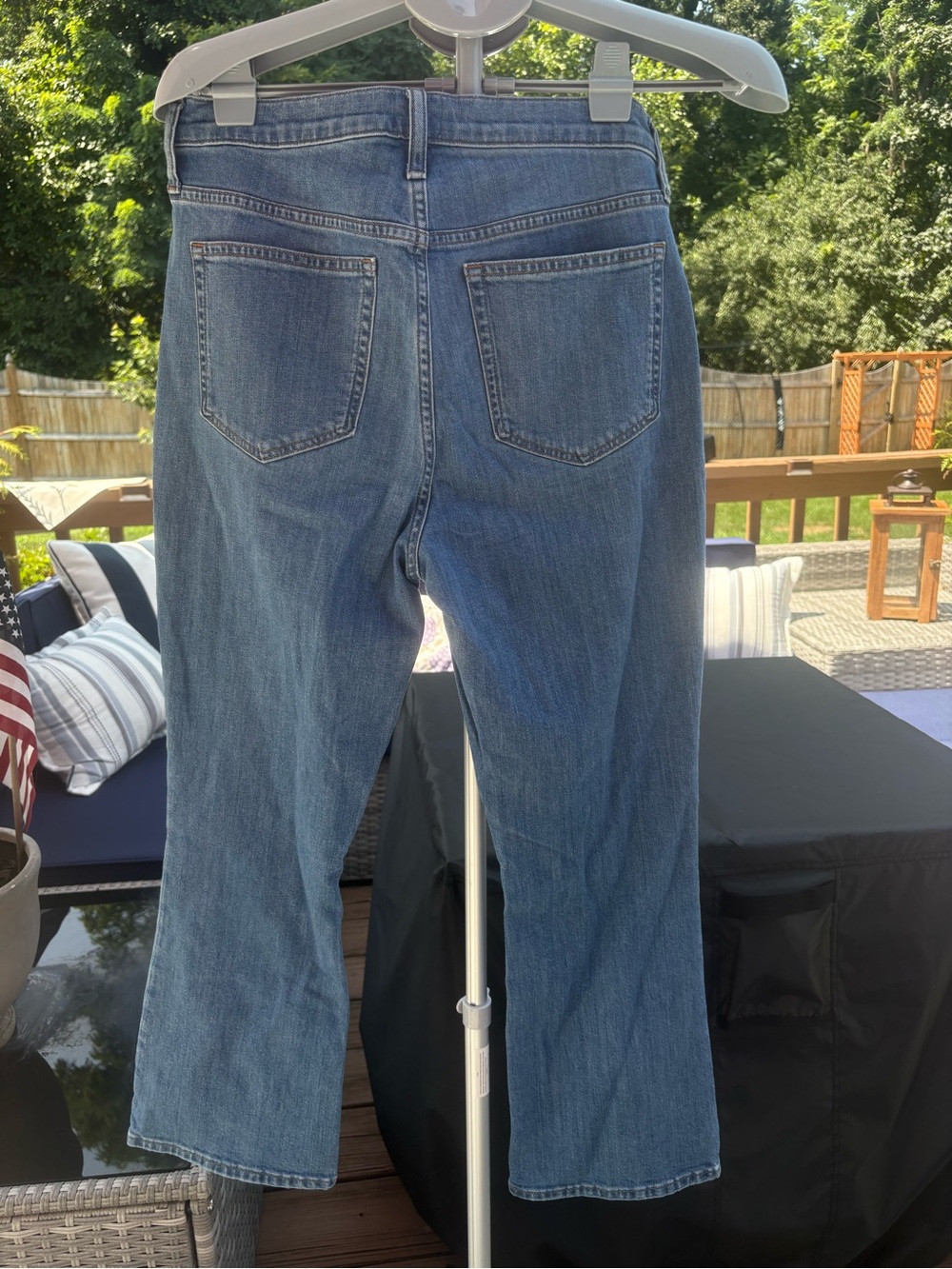 J.Crew Mid-Rise Flare Crop Jeans - Size 29 - Picture 6 of 7